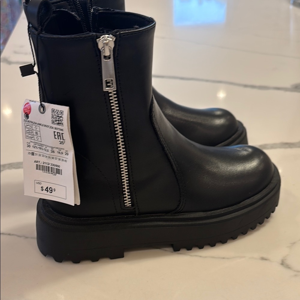 Brand new kids Zara Black Leather Ankle Boots with Zipper size 30 (us12.5)